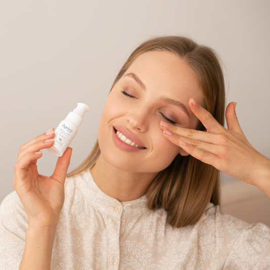 Sublimez Votre Regard : Découvrez le Sérum Contour des Yeux BIO Ageless La Cure
